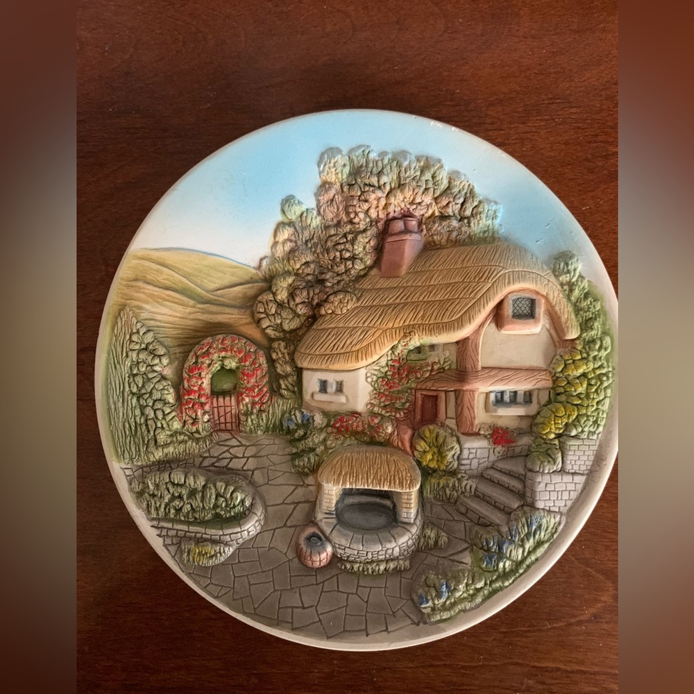 Vtg Chalkware English Cottage Wall Plate